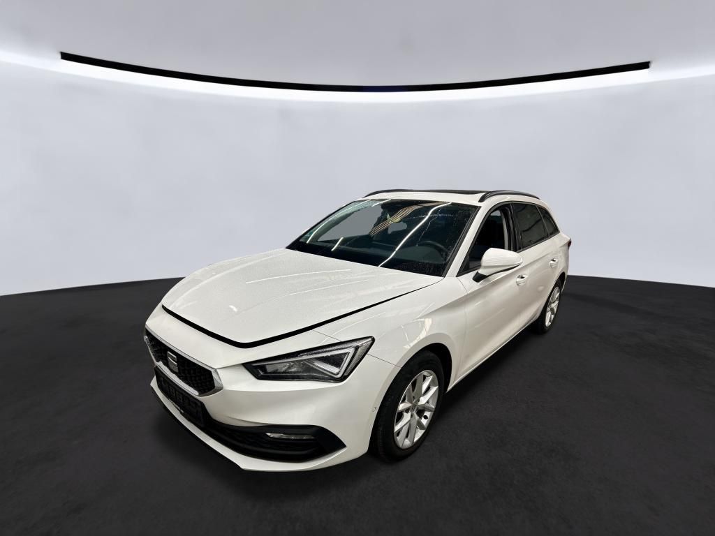 SEAT Leon 2023 г. Белый, пробег 51702 км