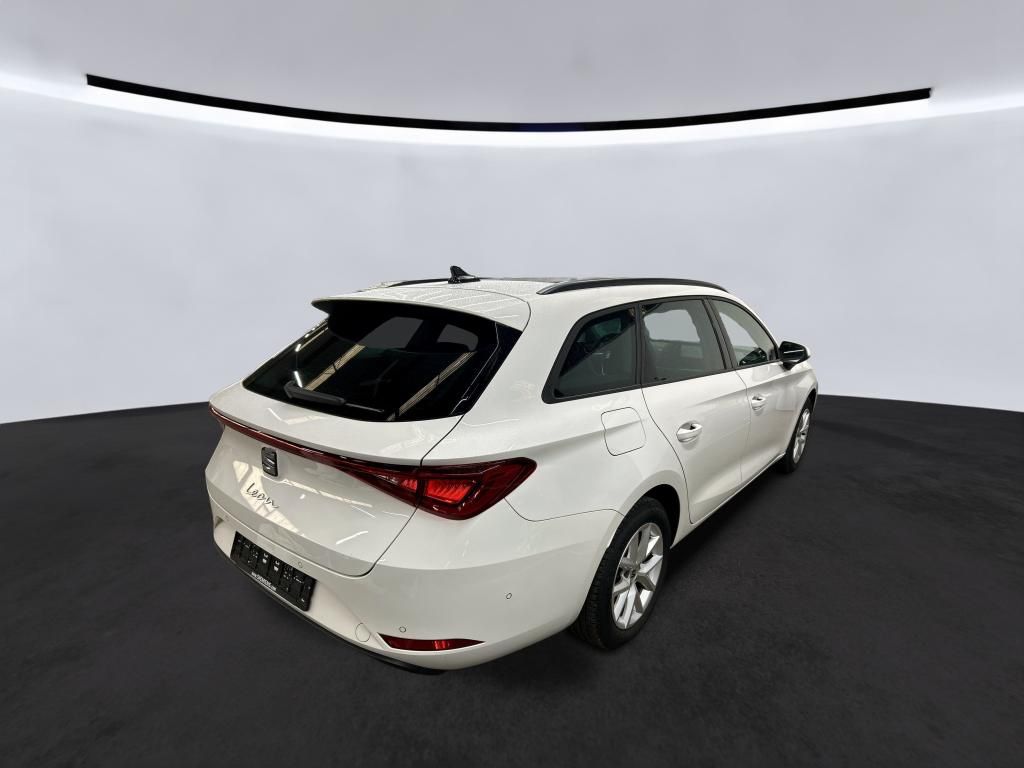 SEAT Leon 2023 г. Белый, пробег 51702 км