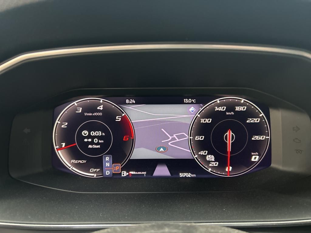 SEAT Leon 2023 г. Белый, пробег 51702 км