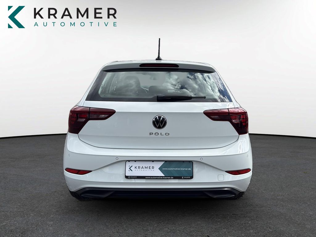 Volkswagen Polo 2023 г. Белый, пробег 55000 км