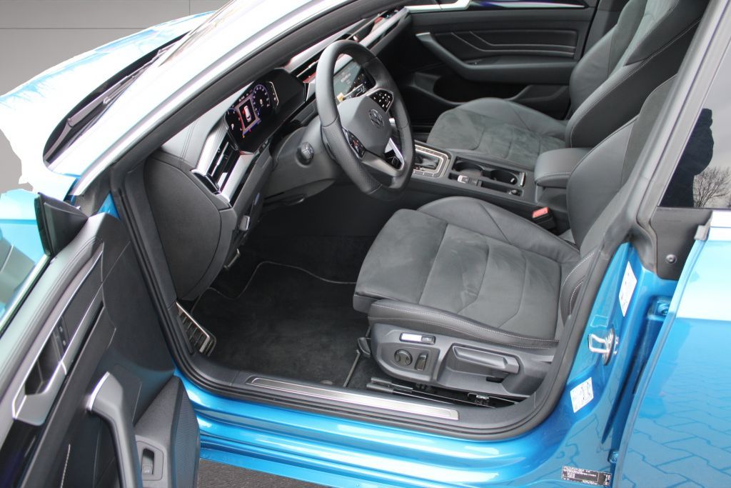 Volkswagen Arteon 2024 г. Синий, пробег 40238 км