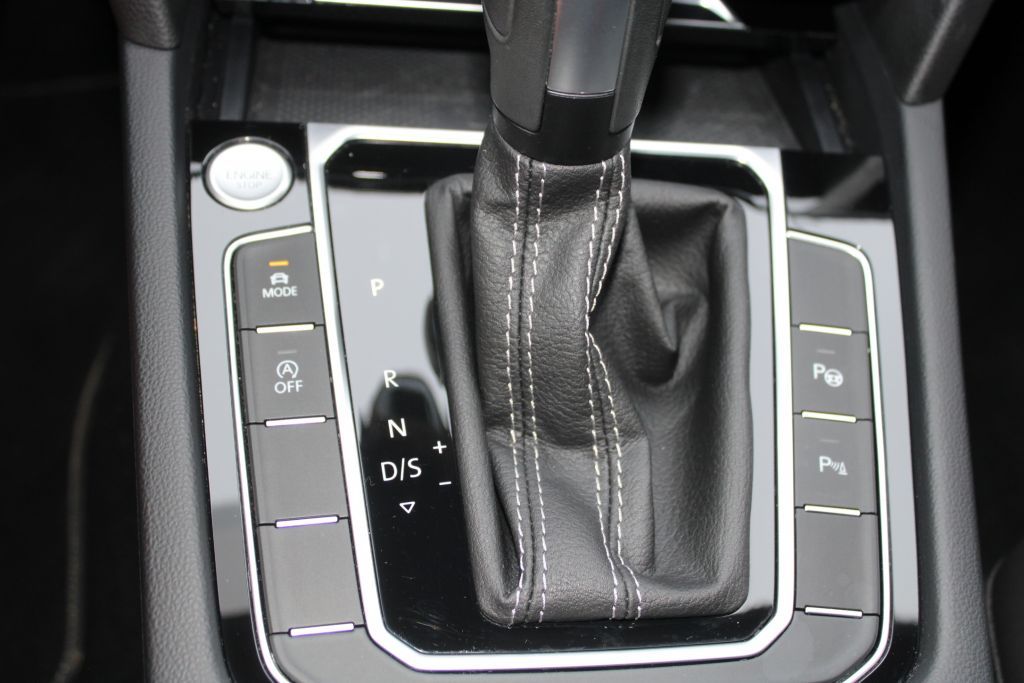 Volkswagen Arteon 2024 г. Синий, пробег 40238 км