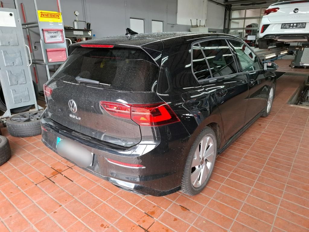 Volkswagen Golf 2024 г. Чёрный, пробег 34765 км