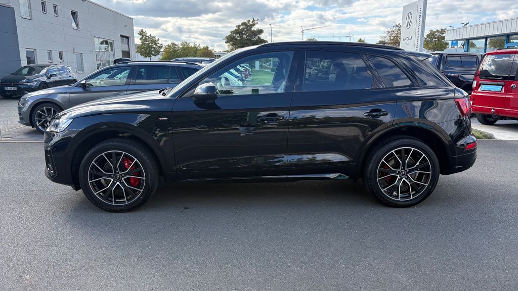 Audi Q5 2021 г. Чёрный, пробег 55625 км