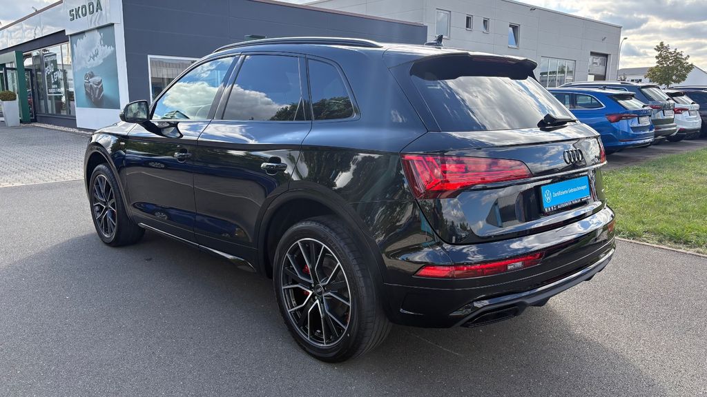 Audi Q5 2021 г. Чёрный, пробег 55625 км