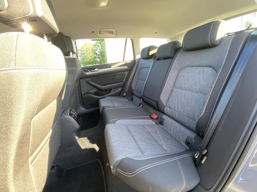 Volkswagen PASSAT VARIANT 2023 г. Серый, пробег 55554 км