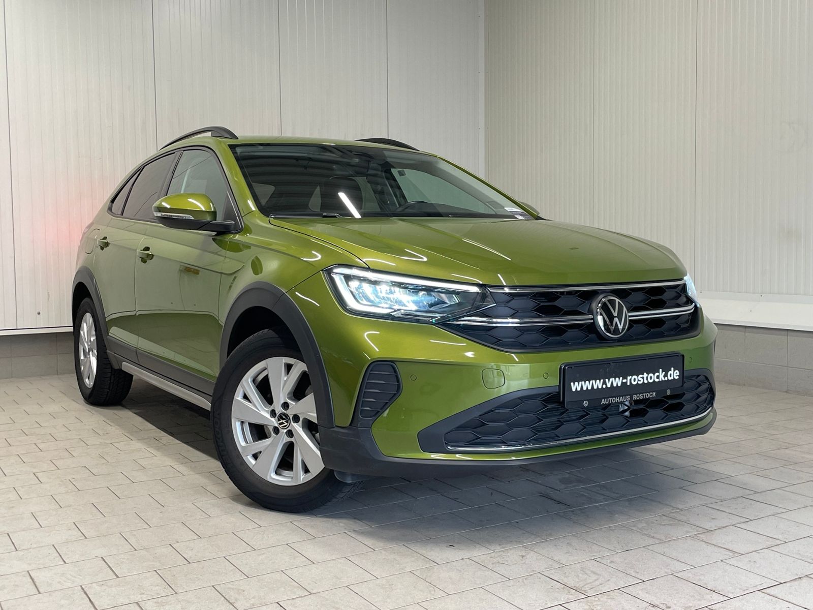 Volkswagen Taigo 2023 г. Зелёный, пробег 11955 км