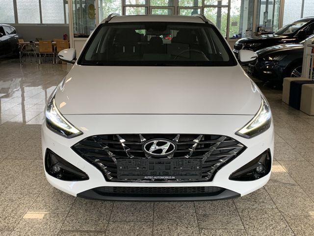 Hyundai i30 2023 г. Белый, пробег 58800 км
