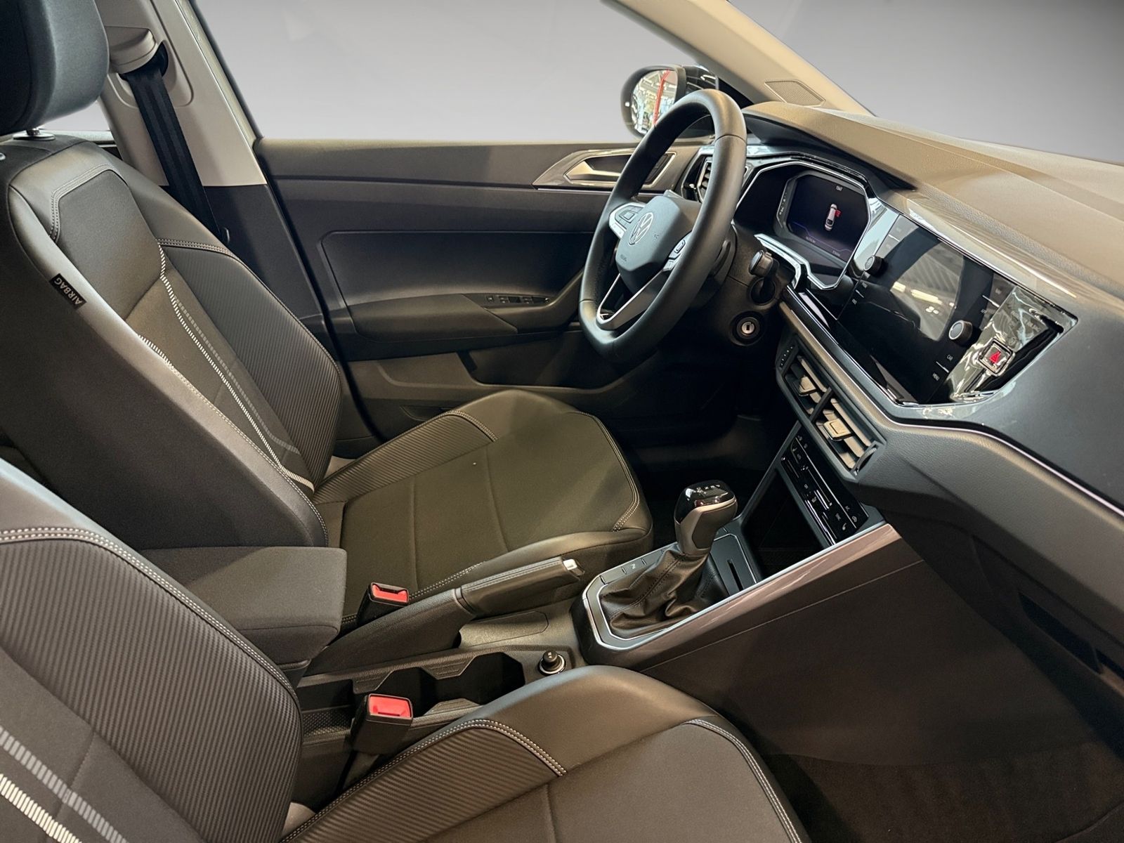 Volkswagen Taigo 2022 г. Серый, пробег 31342 км