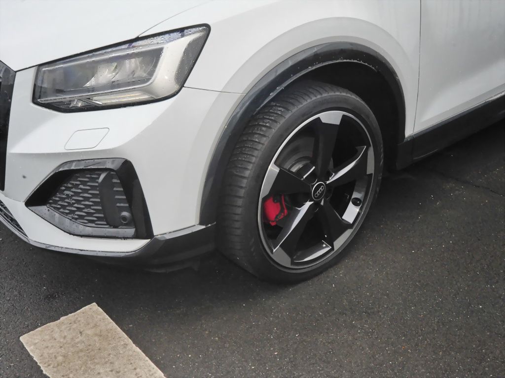 Audi Q2 2023 г. Белый, пробег 51900 км