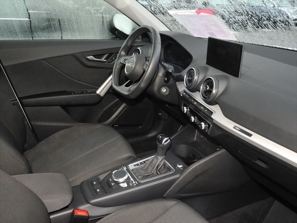 Audi Q2 2023 г. Белый, пробег 51900 км