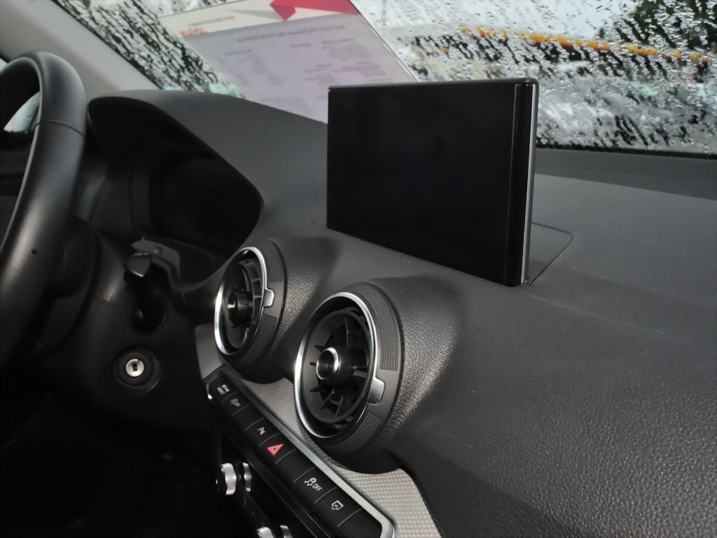 Audi Q2 2023 г. Белый, пробег 51900 км