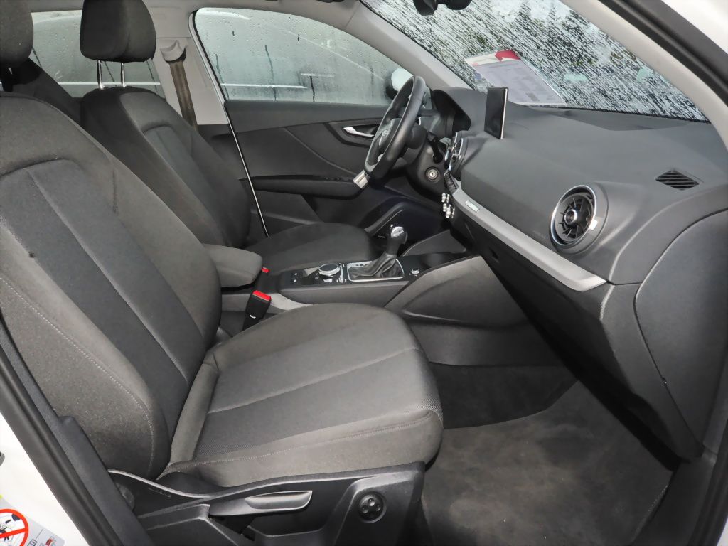 Audi Q2 2023 г. Белый, пробег 51900 км
