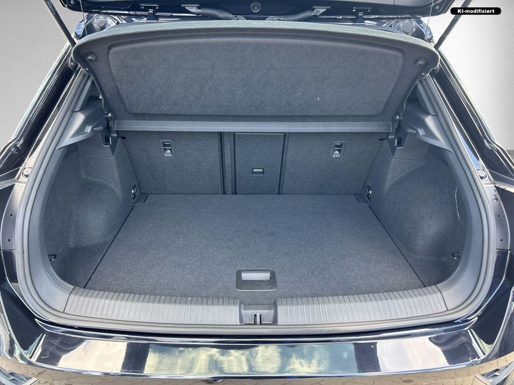 Volkswagen T-Roc 2022 г. Чёрный, пробег 21530 км