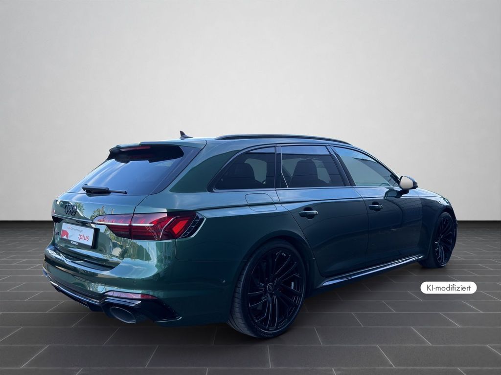 Audi RS4 2025 г. Зелёный, пробег 47200 км