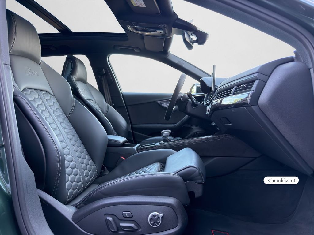 Audi RS4 2025 г. Зелёный, пробег 47200 км