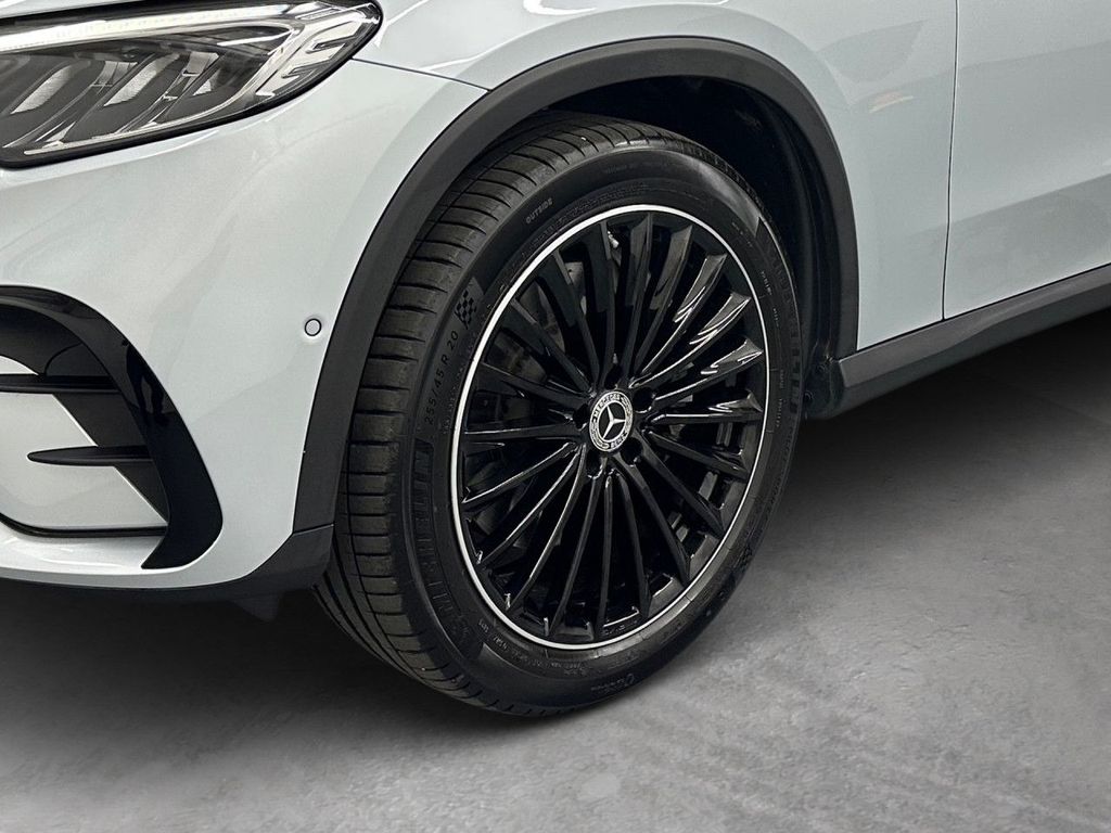 Mercedes-Benz GLC 220 2024 г. Серебристый, пробег 29829 км