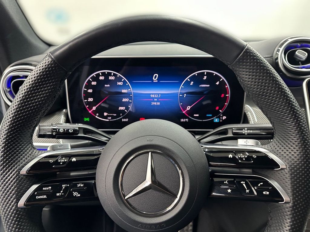 Mercedes-Benz GLC 220 2024 г. Серебристый, пробег 29829 км