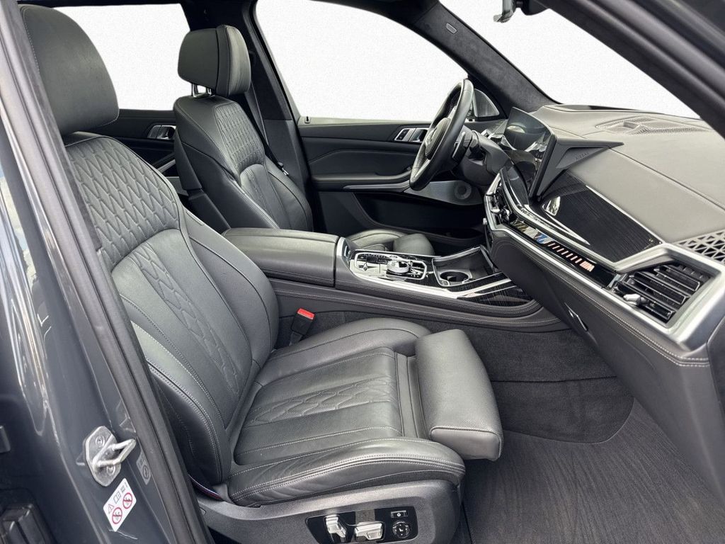 BMW X7 M60 2023 г. Серый, пробег 56818 км