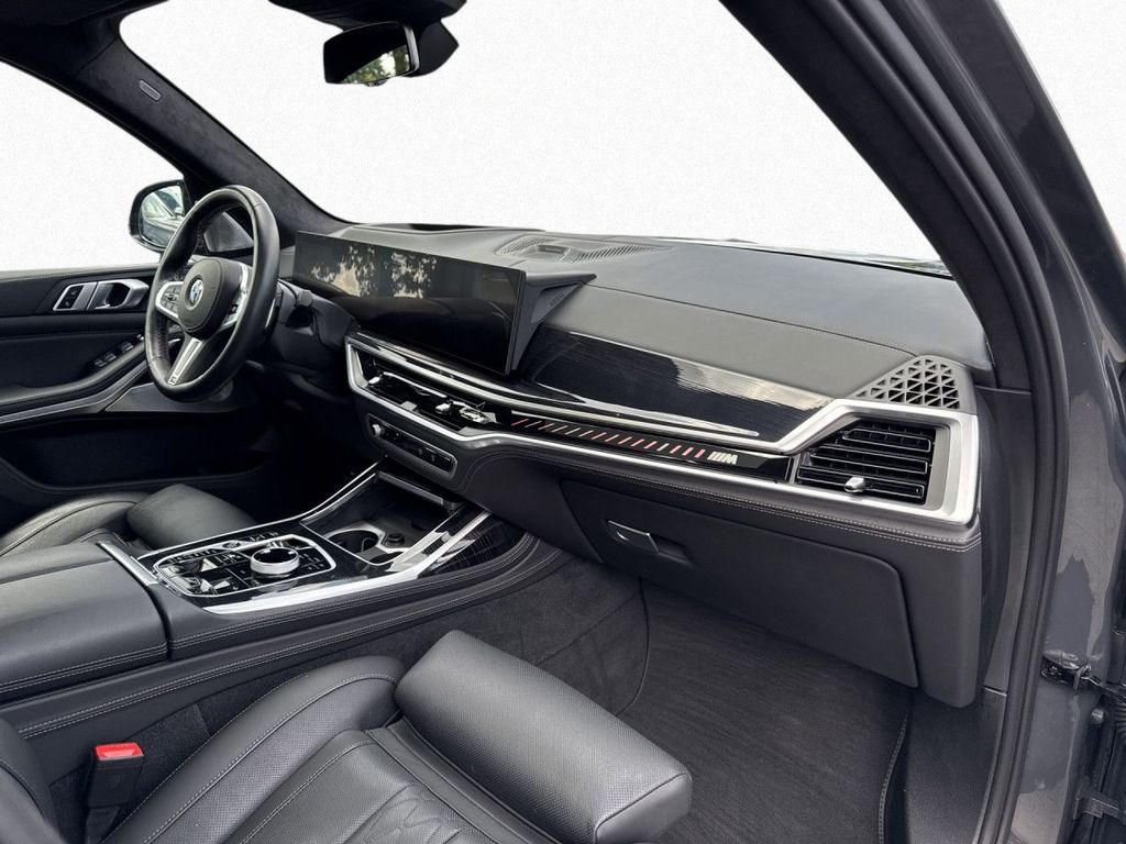 BMW X7 M60 2023 г. Серый, пробег 56818 км