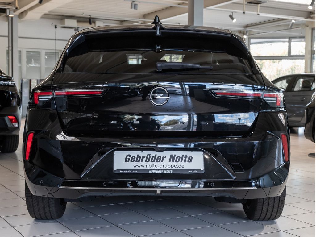 Opel Astra 2023 г. Чёрный, пробег 40939 км
