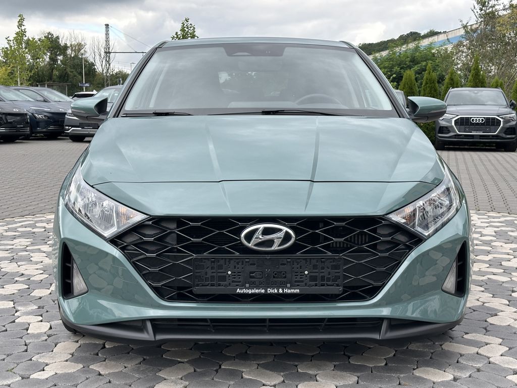 Hyundai i20 2022 г. Зелёный, пробег 54829 км