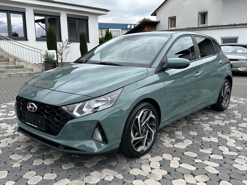Hyundai i20 2022 г. Зелёный, пробег 54829 км
