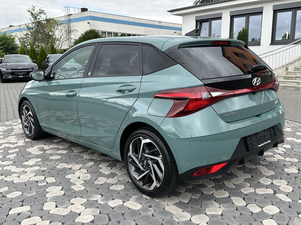 Hyundai i20 2022 г. Зелёный, пробег 54829 км
