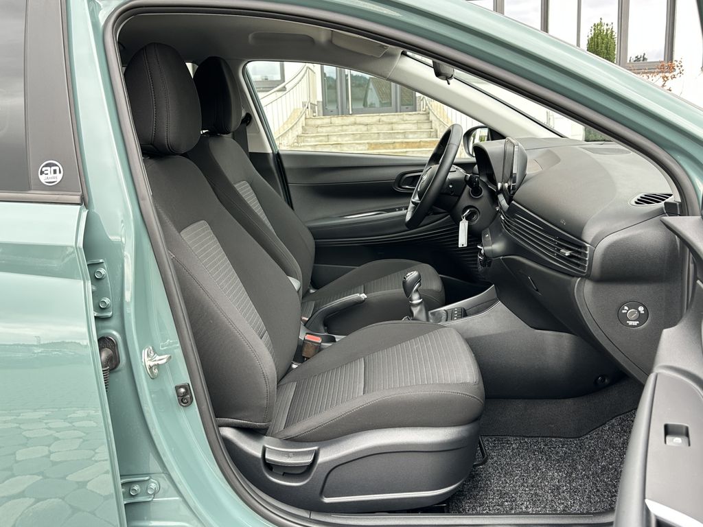Hyundai i20 2022 г. Зелёный, пробег 54829 км