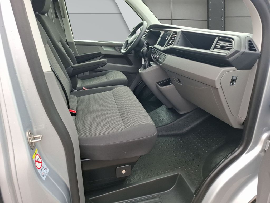 Volkswagen T6 KOMBI 2024 г. Серебристый, пробег 60000 км
