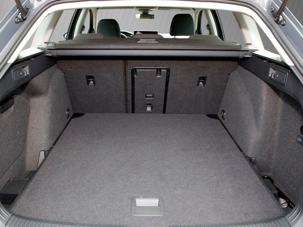 Volkswagen Golf 2025 г. Серый, пробег 30450 км