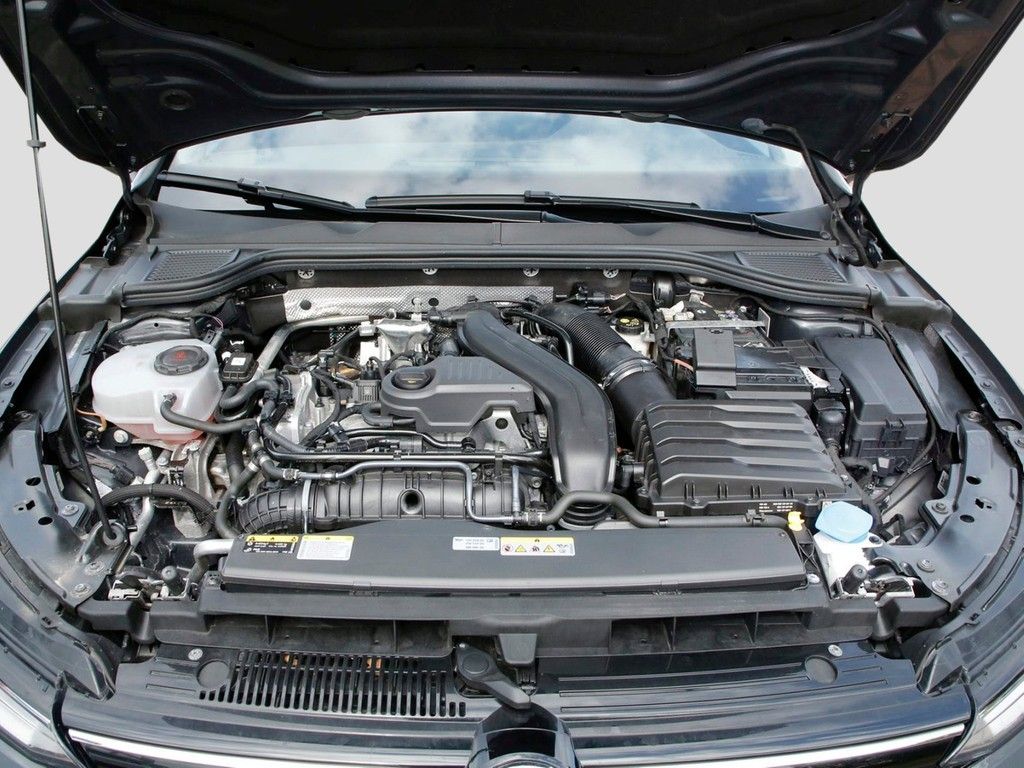 Volkswagen Golf 2025 г. Серый, пробег 30450 км