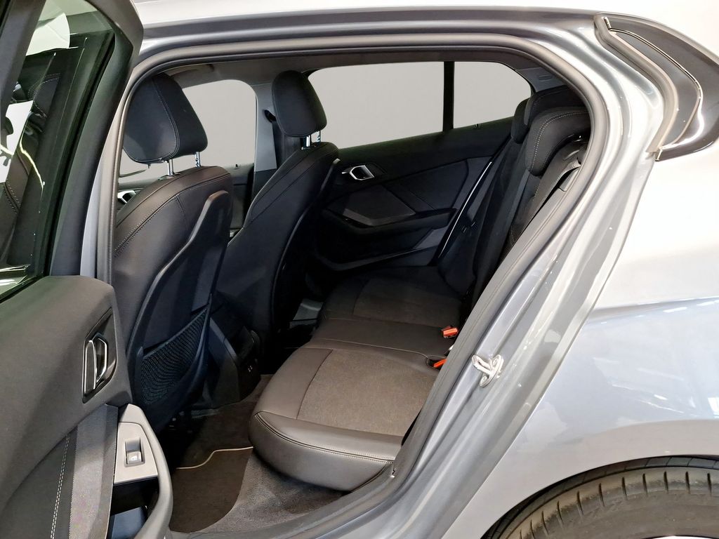 BMW 118 2023 г. Серый, пробег 30035 км