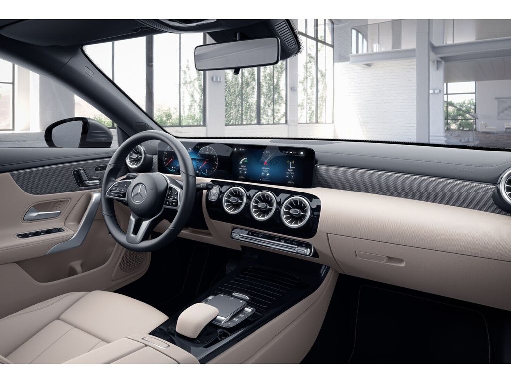 Mercedes-Benz CLA 200 2023 г. Серый, пробег 30931 км
