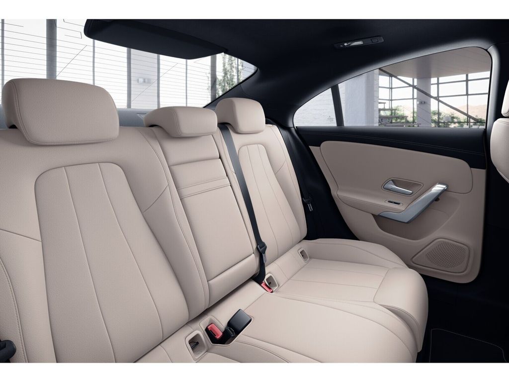 Mercedes-Benz CLA 200 2023 г. Серый, пробег 30931 км