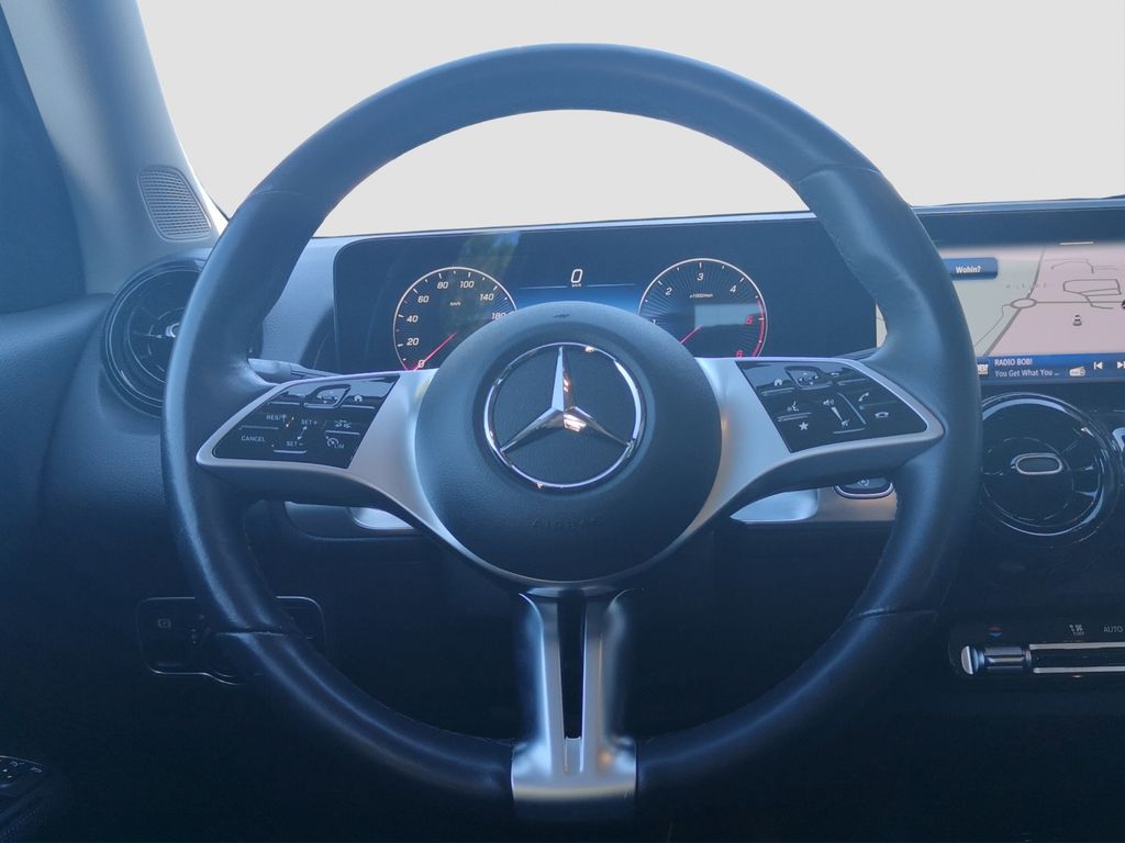 Mercedes-Benz GLB 200 2025 г. Чёрный, пробег 41041 км