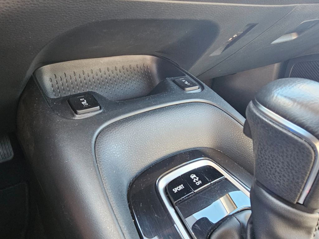 Toyota Corolla 2023 г. Белый, пробег 59479 км