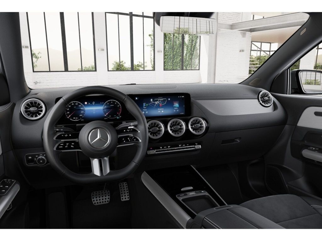 Mercedes-Benz GLA 200 2025 г. Серый, пробег 8847 км