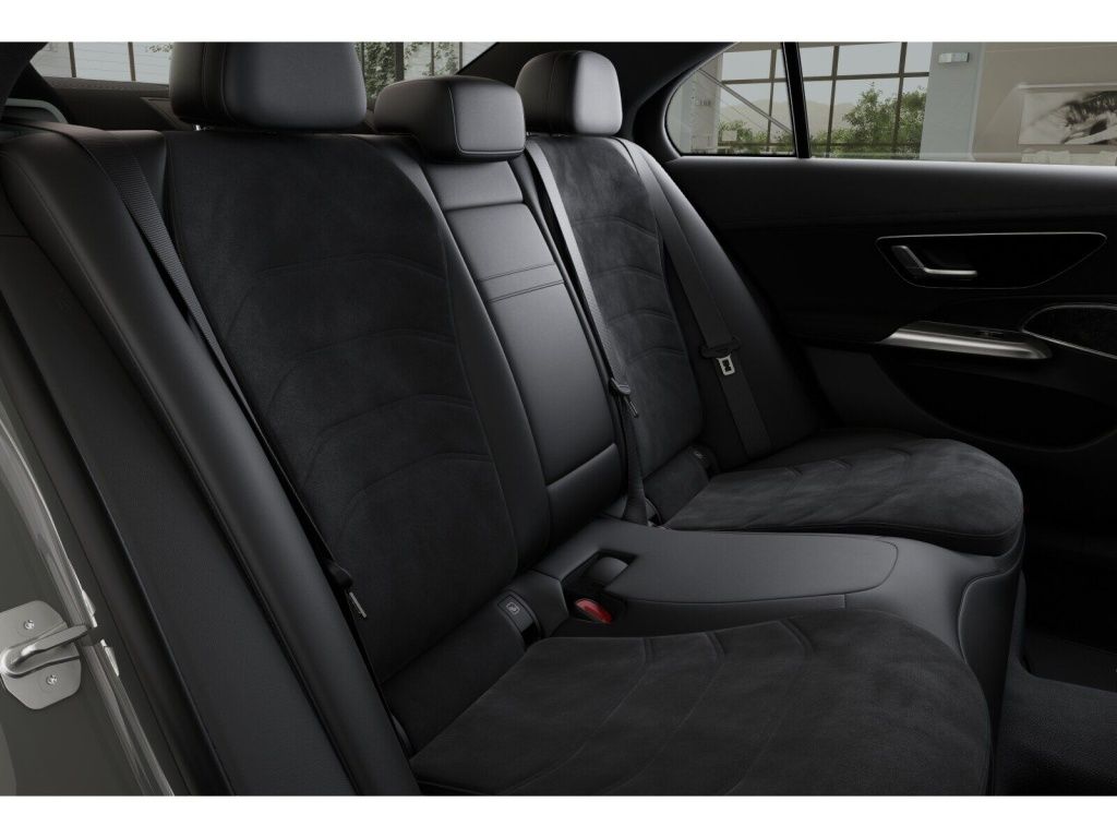 Mercedes-Benz E 220 2026 г. Серый, пробег 11673 км