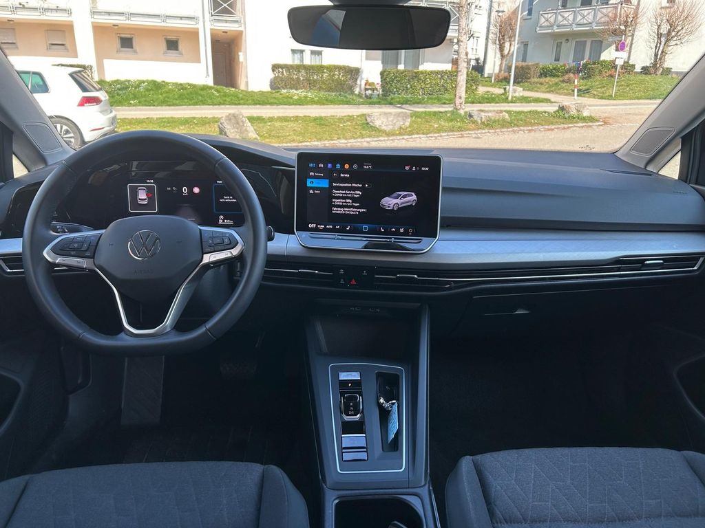 Volkswagen Golf 2025 г. Серый, пробег 35950 км