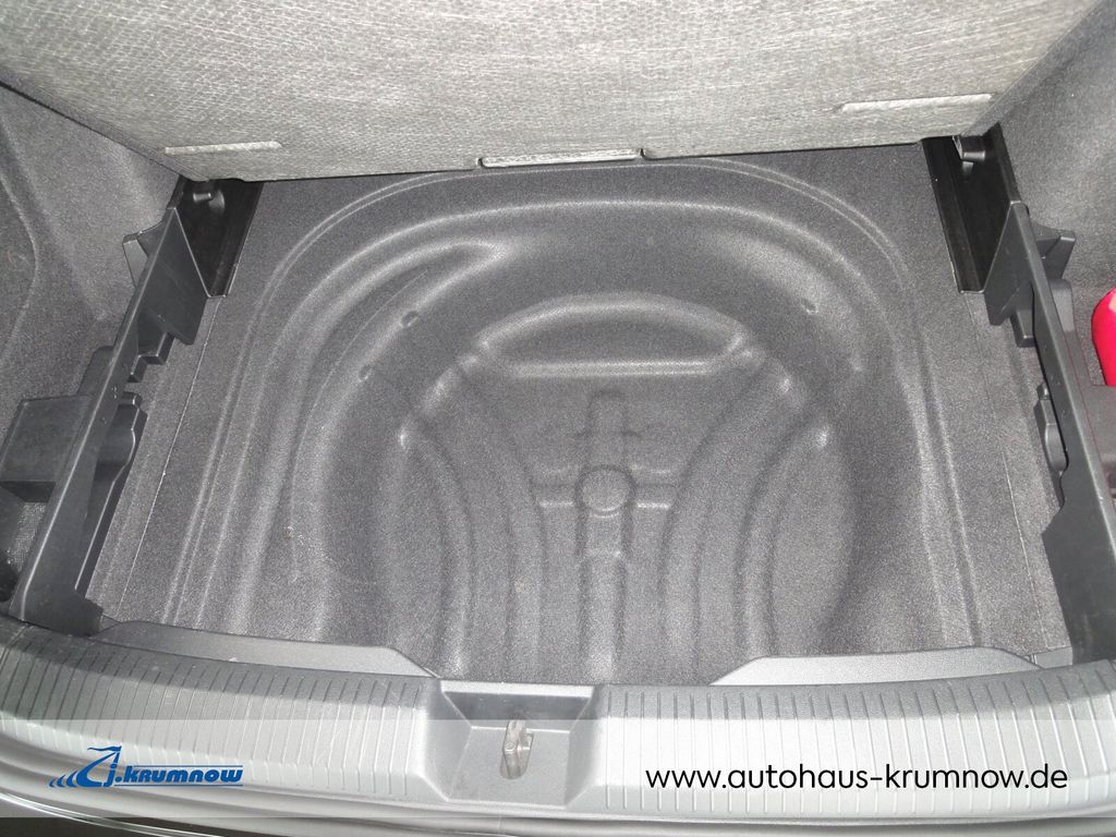 Volkswagen Golf 2025 г. Чёрный, пробег 45980 км