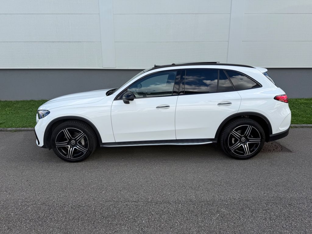 Mercedes-Benz GLC 300 2023 г. Белый, пробег 46000 км