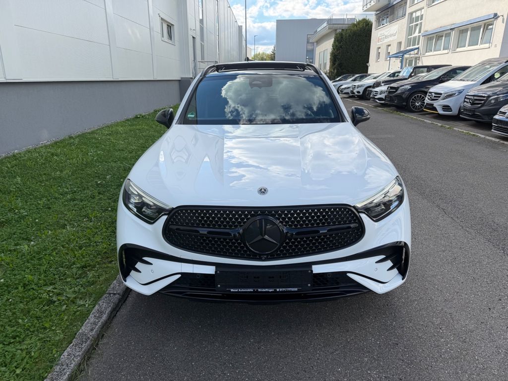 Mercedes-Benz GLC 300 2023 г. Белый, пробег 46000 км