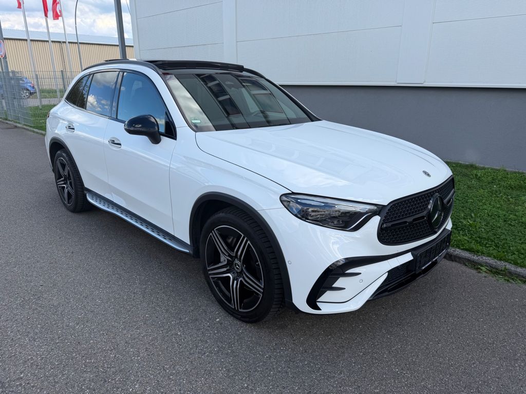 Mercedes-Benz GLC 300 2023 г. Белый, пробег 46000 км
