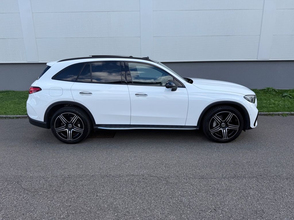 Mercedes-Benz GLC 300 2023 г. Белый, пробег 46000 км