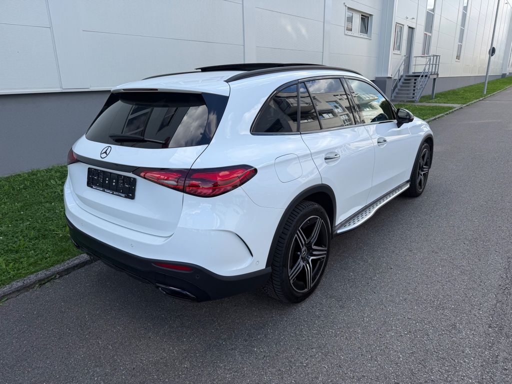 Mercedes-Benz GLC 300 2023 г. Белый, пробег 46000 км