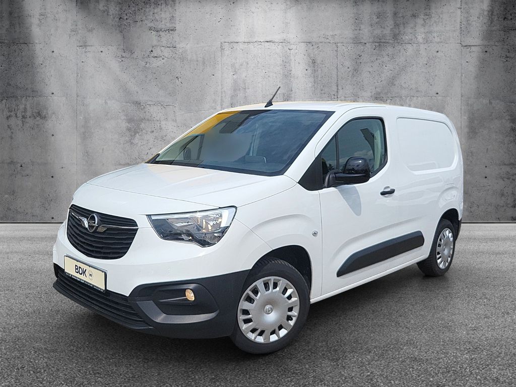 Opel Combo 2022 г. Белый, пробег 59800 км