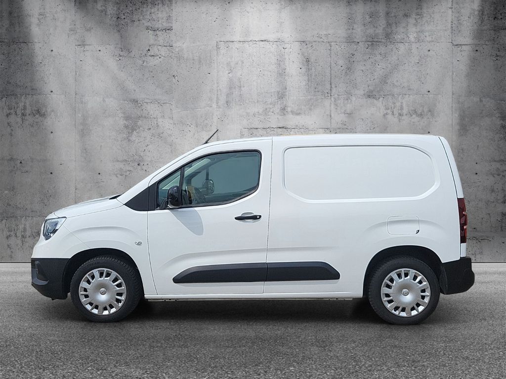 Opel Combo 2022 г. Белый, пробег 59800 км