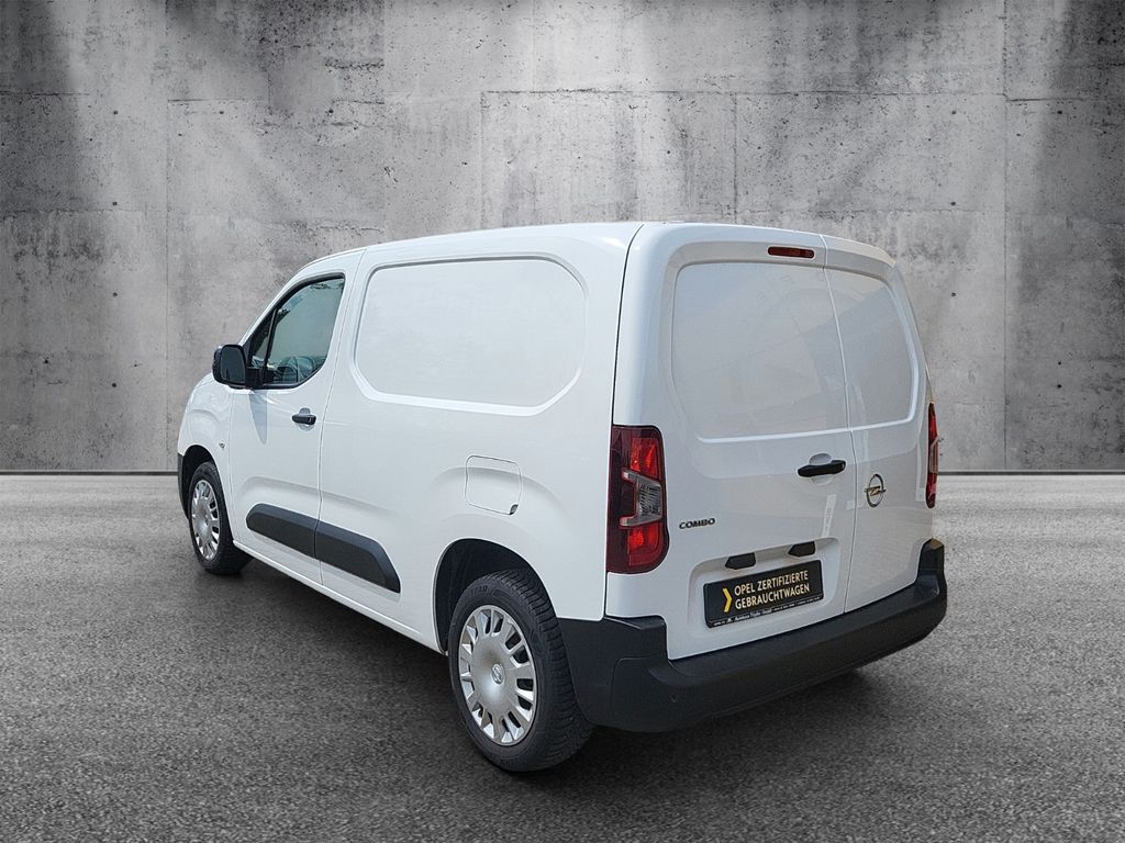 Opel Combo 2022 г. Белый, пробег 59800 км