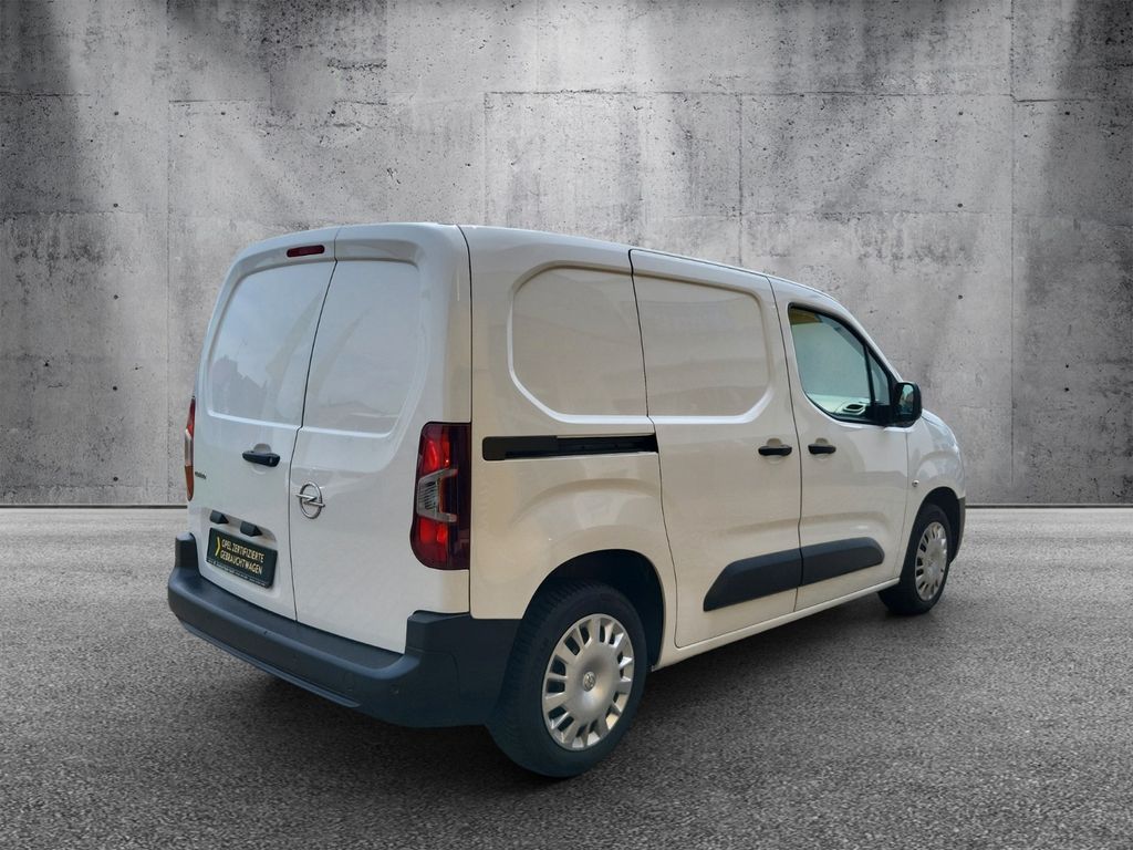 Opel Combo 2022 г. Белый, пробег 59800 км
